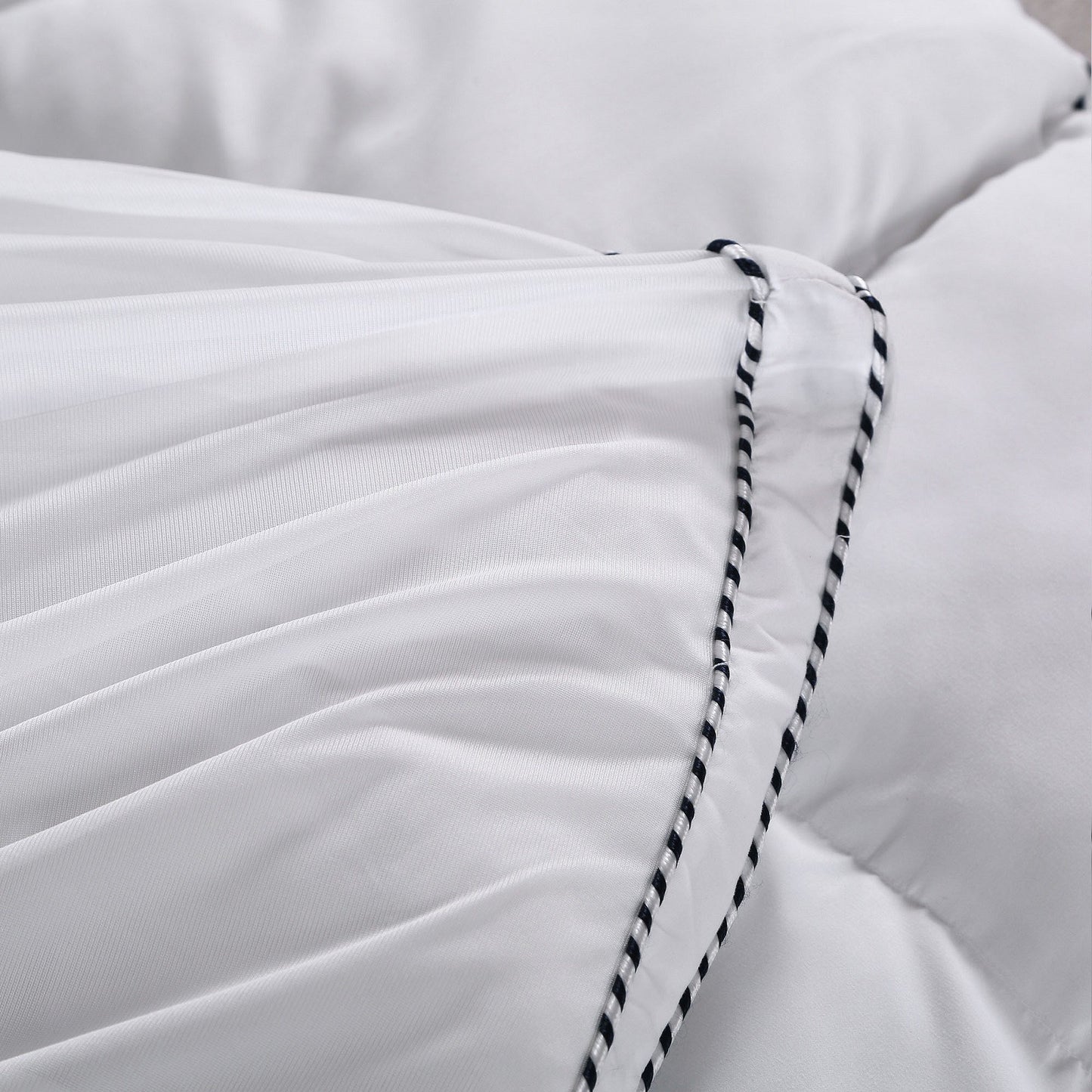 1000GSM Bamboo-Blend Mattress Topper
