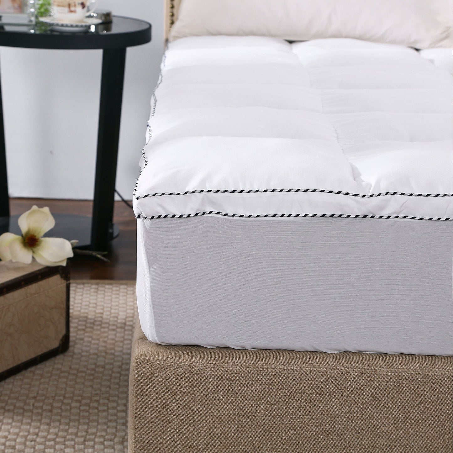 1000GSM Bamboo-Blend Mattress Topper